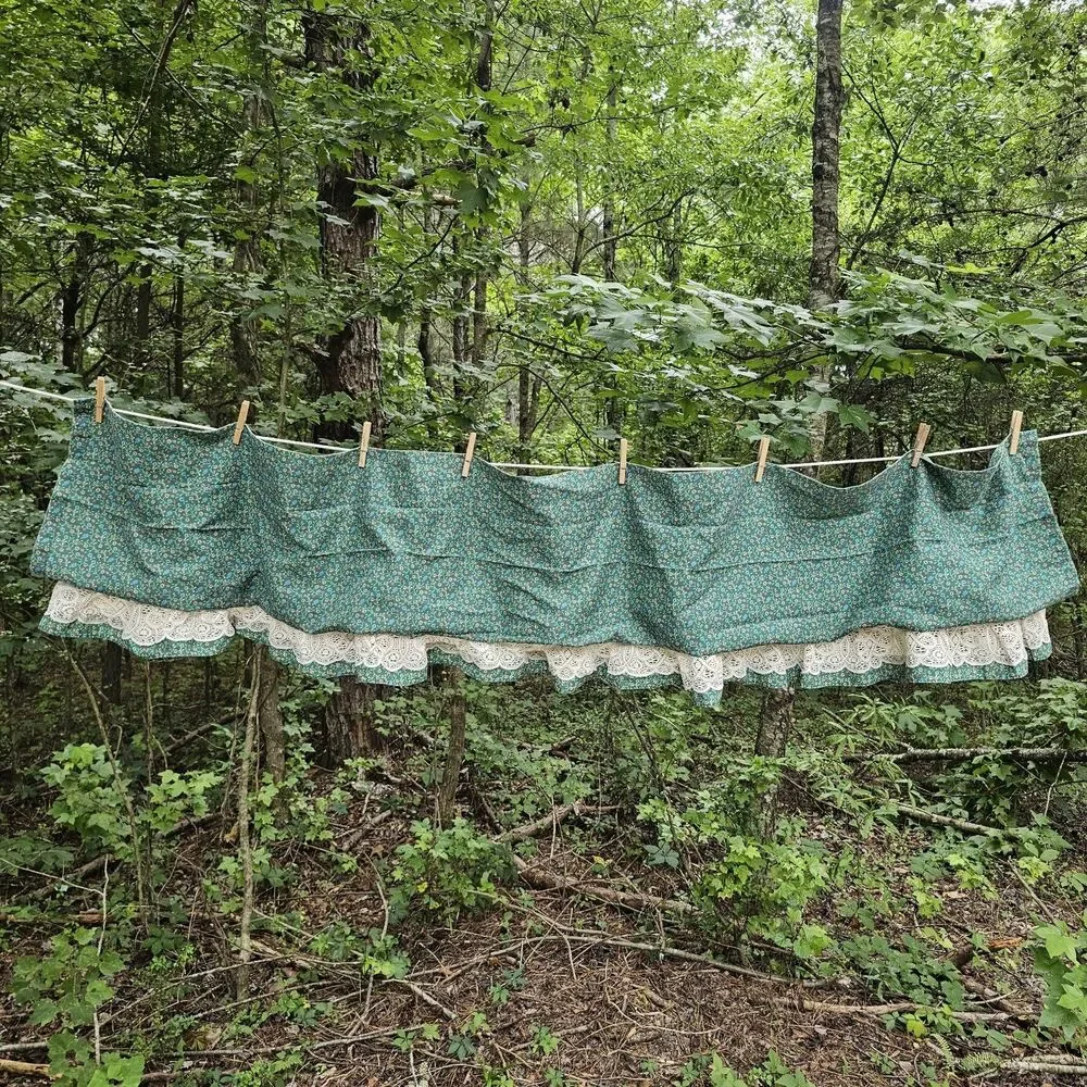 Vintage JCPenney Green Floral Cottage Farmhouse Valance With Lace Trim